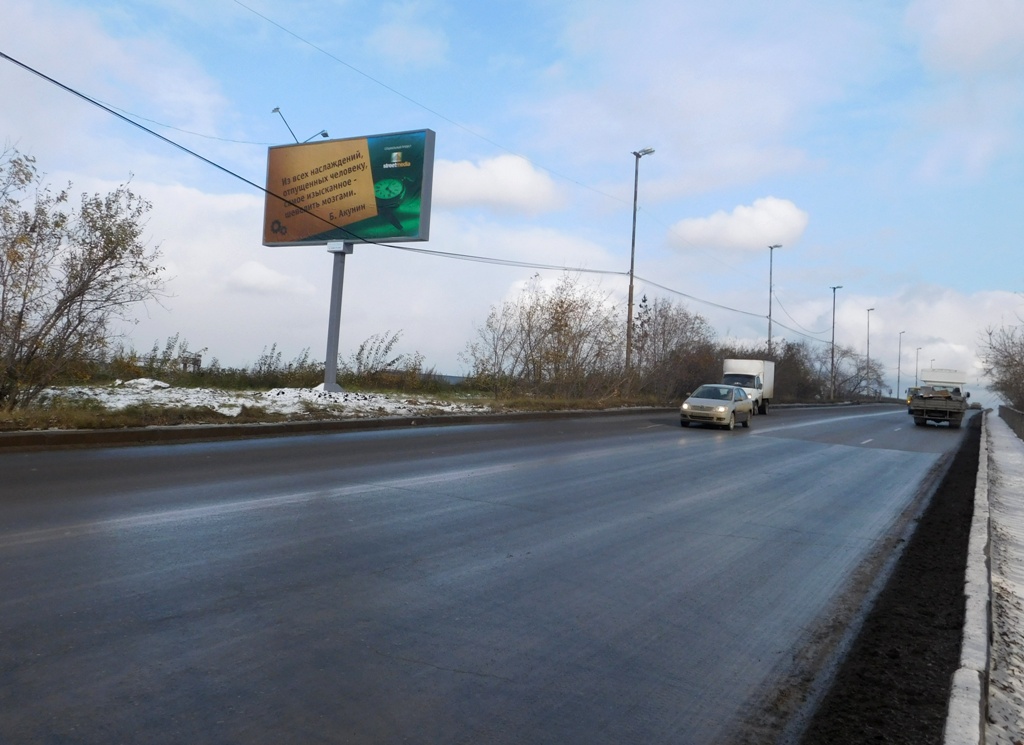 ул. Блюхера (напротив дома 58)