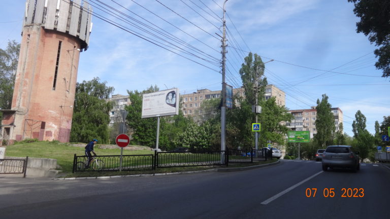 Ул. Высокая, 12А - ул. Планерная (сквер).