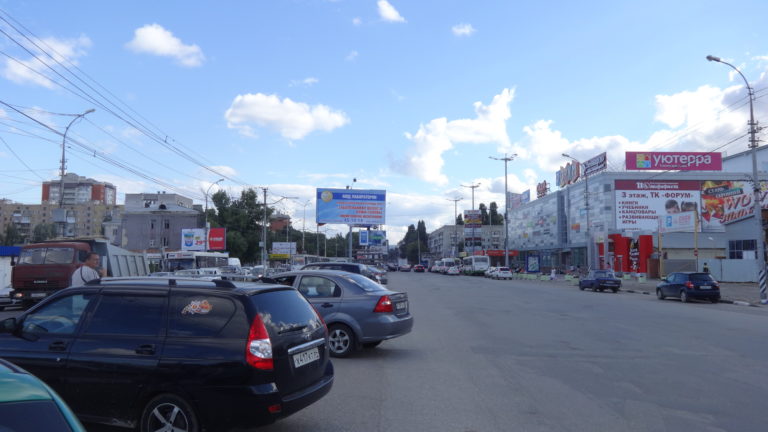 ул. Танкистов, 3Б (между ул.Б.Горной и ул.Танкистов) (разделительная полоса)