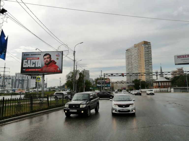 ул. Пионерская - ул. Ладожская, 25 (напротив)