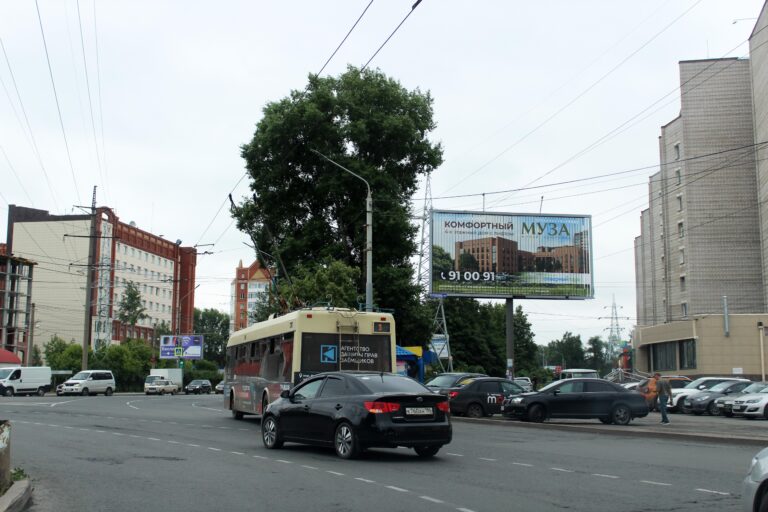 ул. Нахимова, 15 (пл. Транспортная) (призматрон)