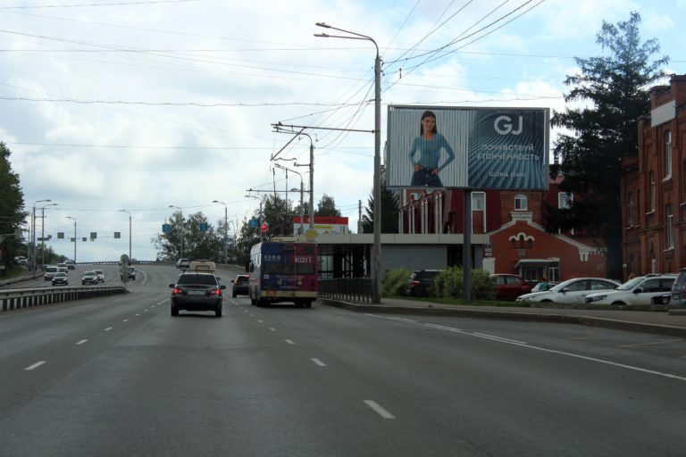 ул. Пушкина, 71 - Северный городок (призматрон)